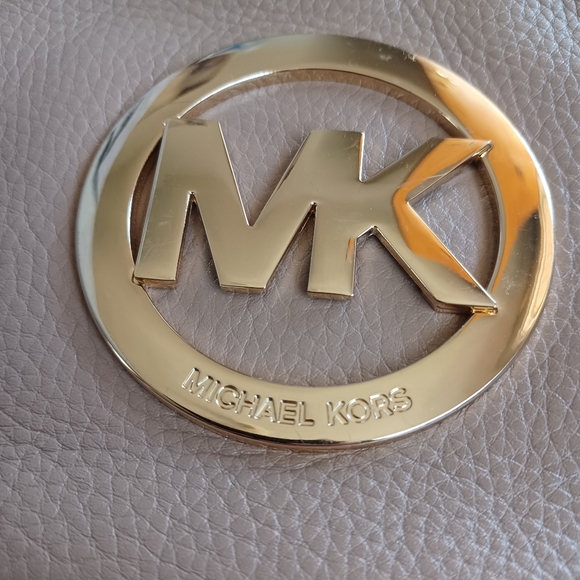 Michael Kors Crossbody Bag - Picture 3 of 11